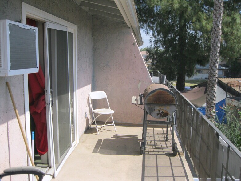 More Photos Of 173 W Cascade Dr, Rialto Manufactured Housing Mobile Home Park For Sale