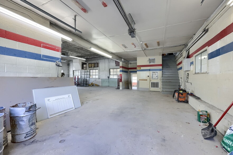 More Photos Of 1475 Carlisle Rd, York General Retail For Sale