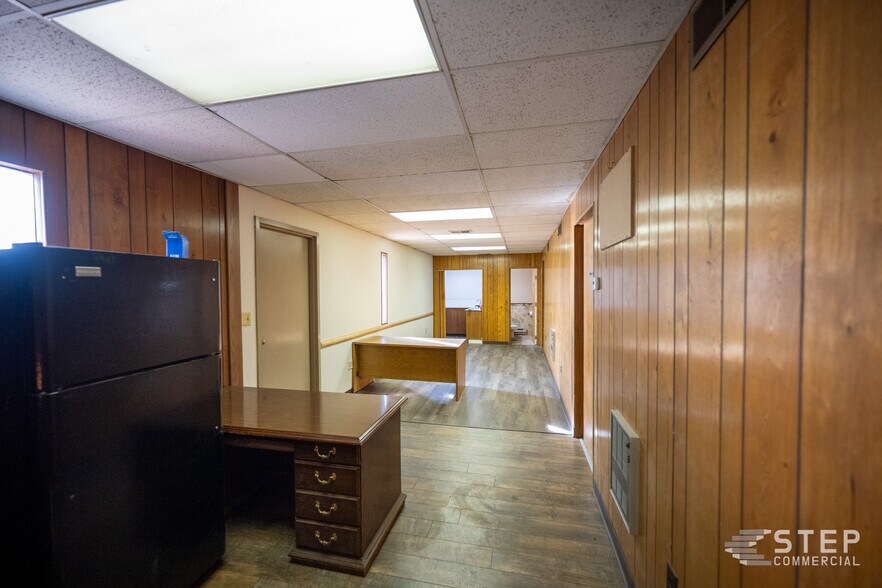 More Photos Of 425 15th St, Greeley Showroom For Sale