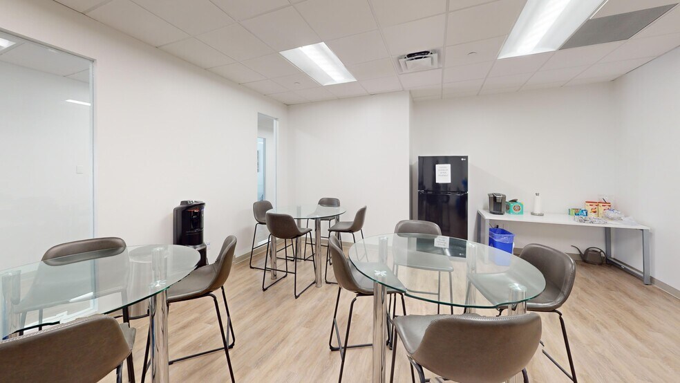 More Photos Of 150 E Palmetto Park Rd, Boca Raton Office Residential For Lease