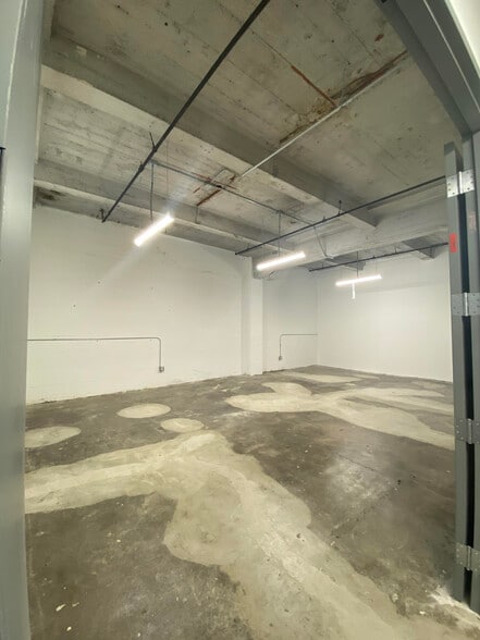 More Photos Of 901 E 31st St, Los Angeles Manufacturing For Lease