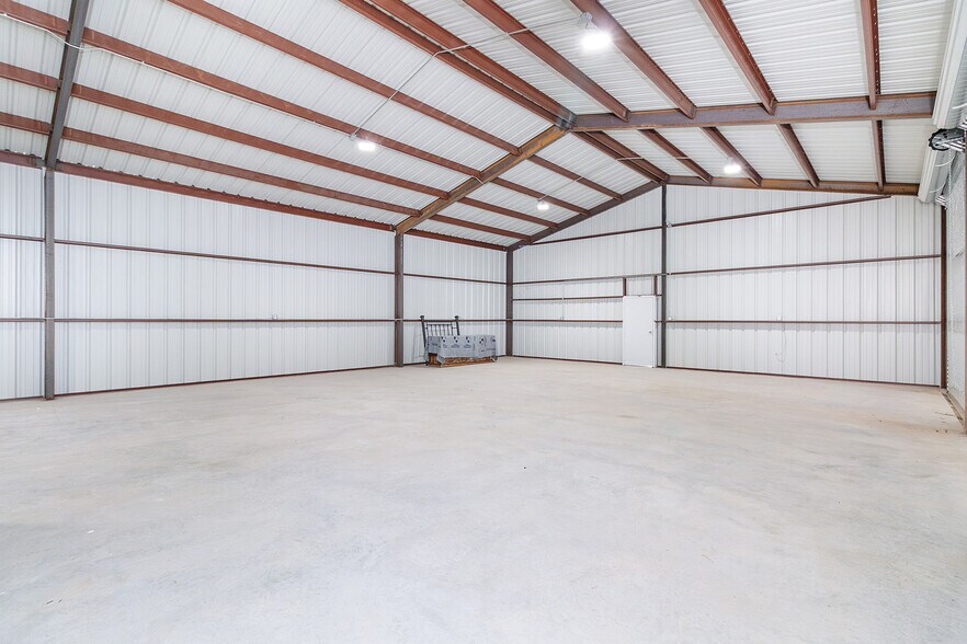More Photos Of 101 Richards st, Brady Warehouse For Lease
