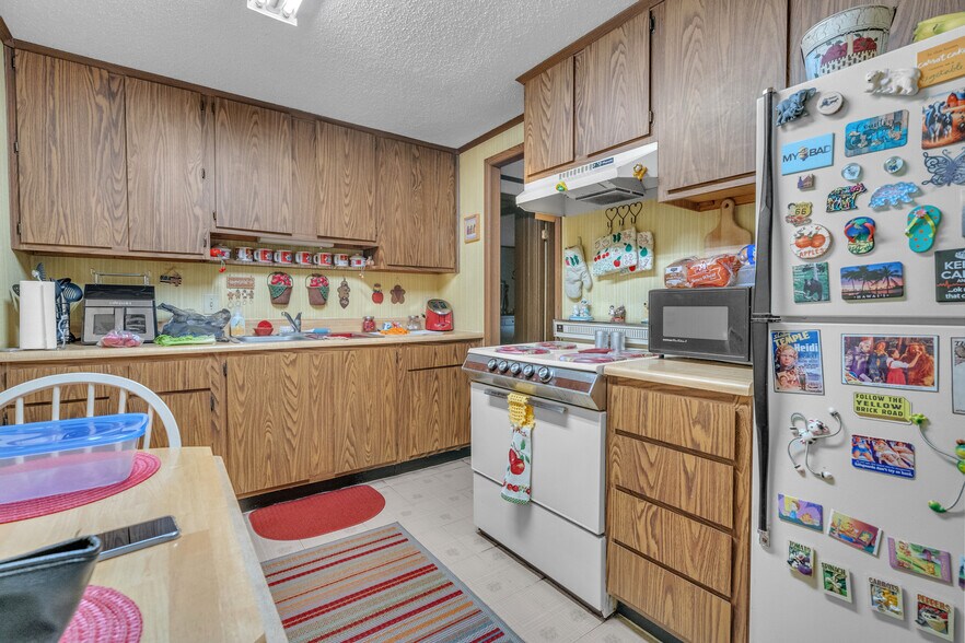 More Photos Of 3033 S P St, Elwood Apartments For Sale