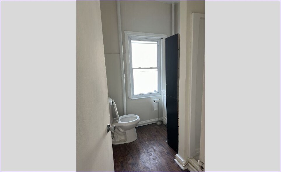 More Photos Of 607 Pennsylvania Ave SE, Washington Storefront Retail Office For Lease