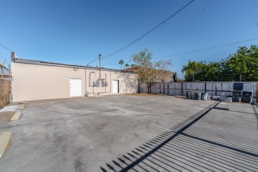 More Photos Of 214 W La Habra Blvd, La Habra Storefront For Lease