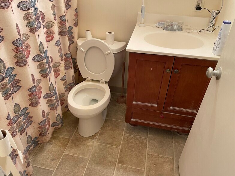 More Photos Of 1013 W Church St, Champaign Apartments For Sale