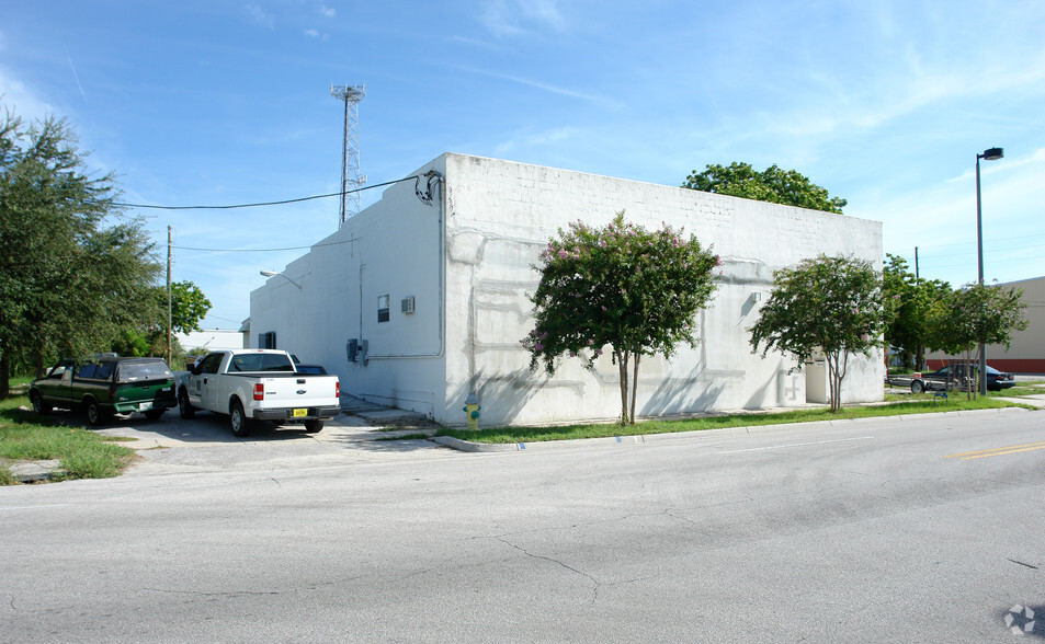 Primary Photo Of 2031 5th Ave S, Saint Petersburg Warehouse For Lease