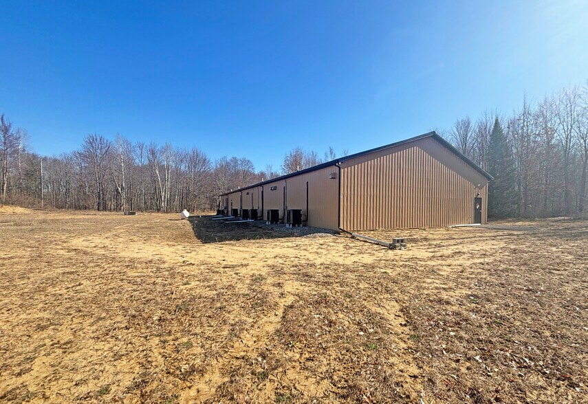 More Photos Of 3555 Smokey Ridge Rd, Vassar Warehouse For Lease