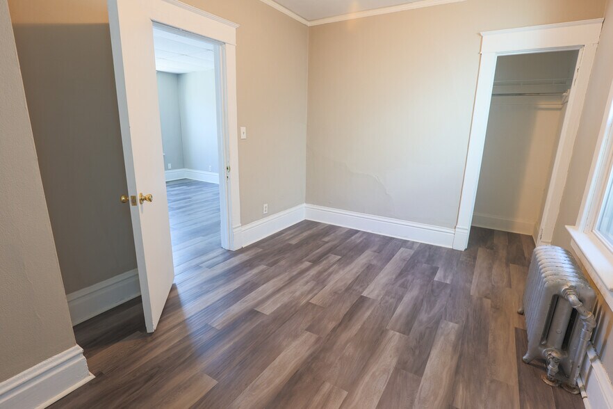 More Photos Of 3700 E Pulaski Ave, Cudahy General Retail For Sale