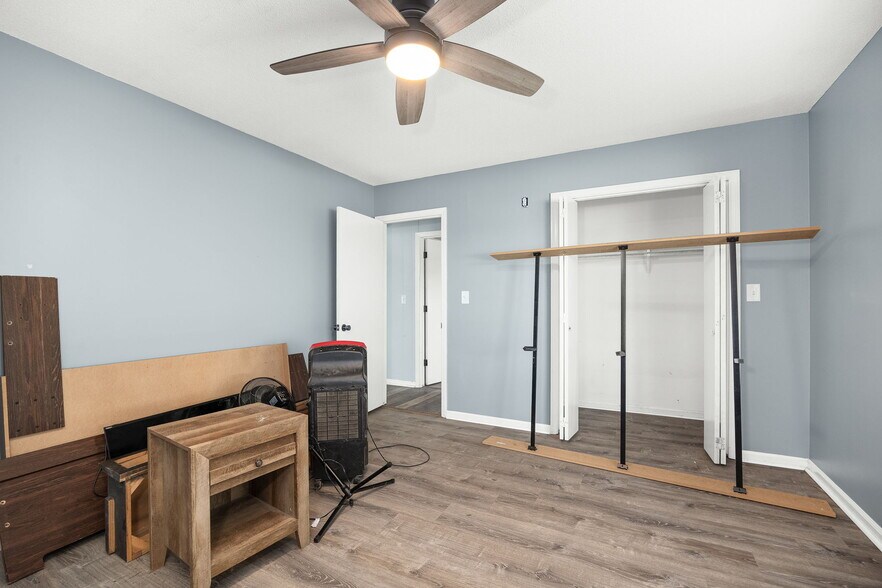 More Photos Of 802 E Nodaway St, Oregon Flex For Sale