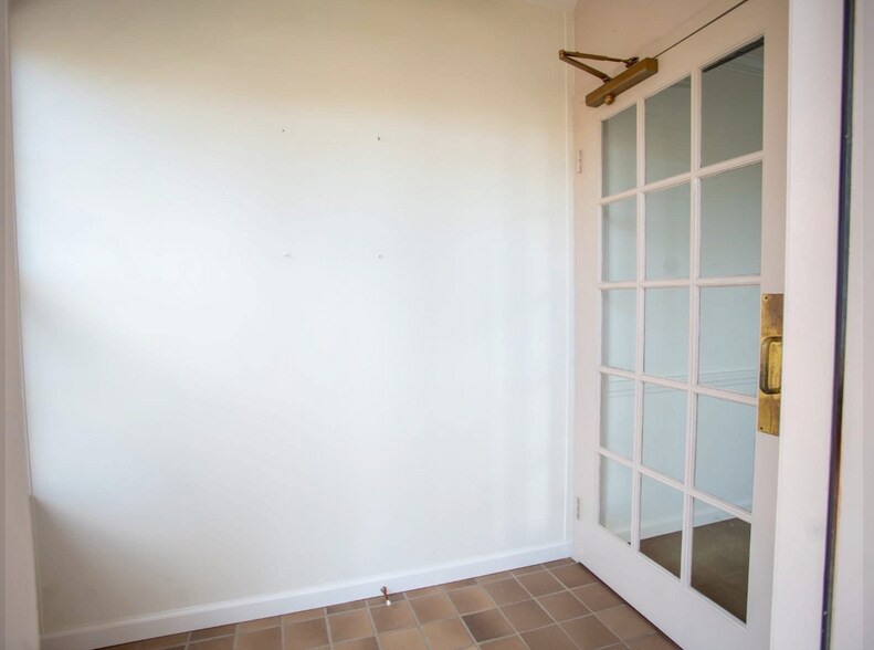 More Photos Of 1127 Leighton Ave, Anniston Medical For Sale