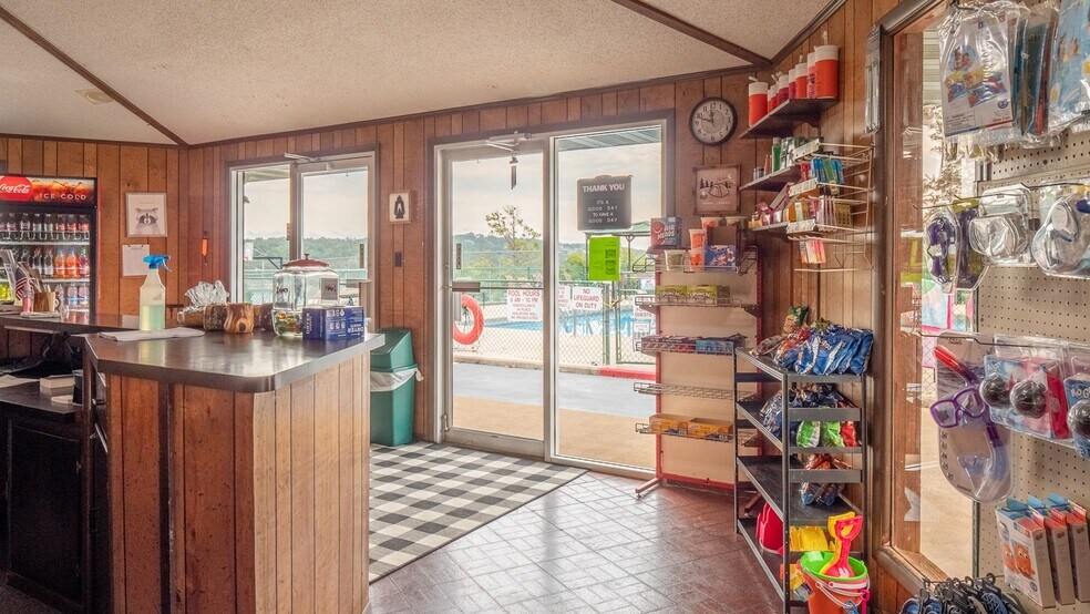 More Photos Of 509 LB Cook Memorial Dr, Theodosia Hotel For Sale