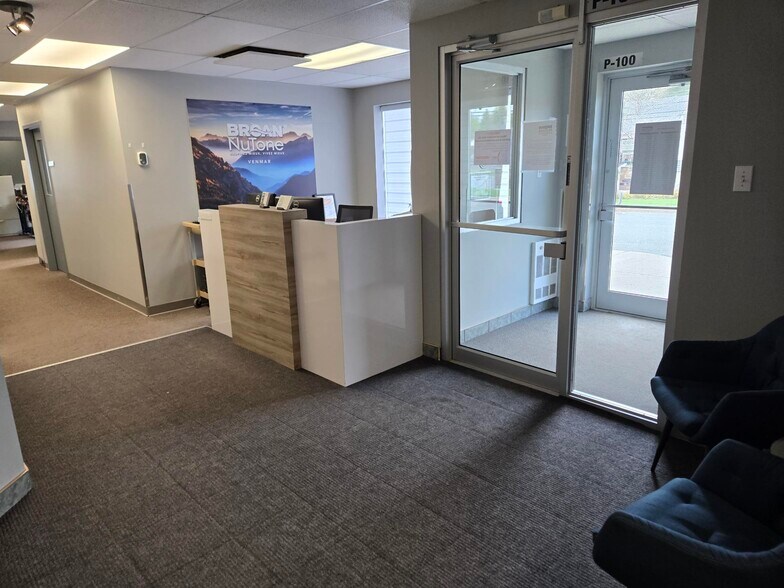 More Photos Of 550 Boul Lemire, Drummondville Light Distribution For Sale