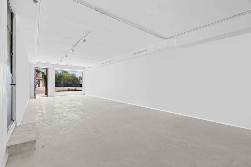 More Photos Of 2010-2016 Lincoln Blvd, Venice Storefront Retail Office For Lease