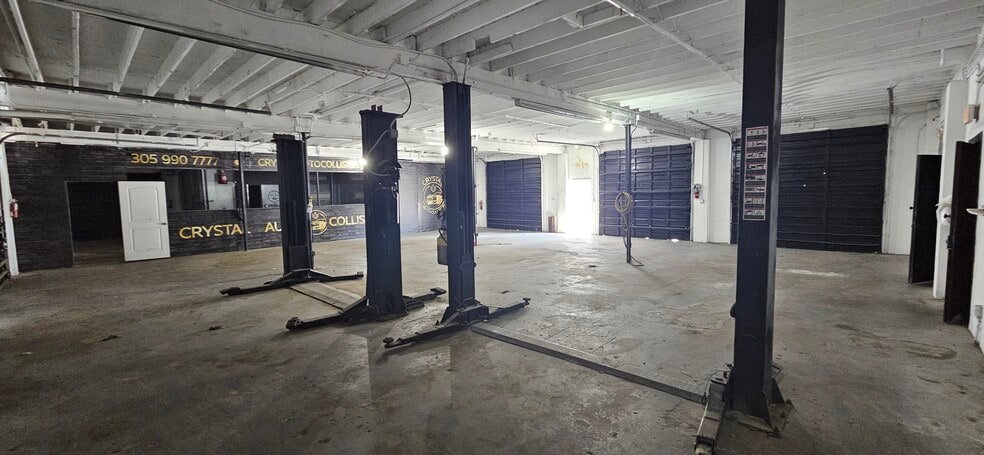 More Photos Of 1346 S Dixie Hwy, Hollywood Warehouse For Lease