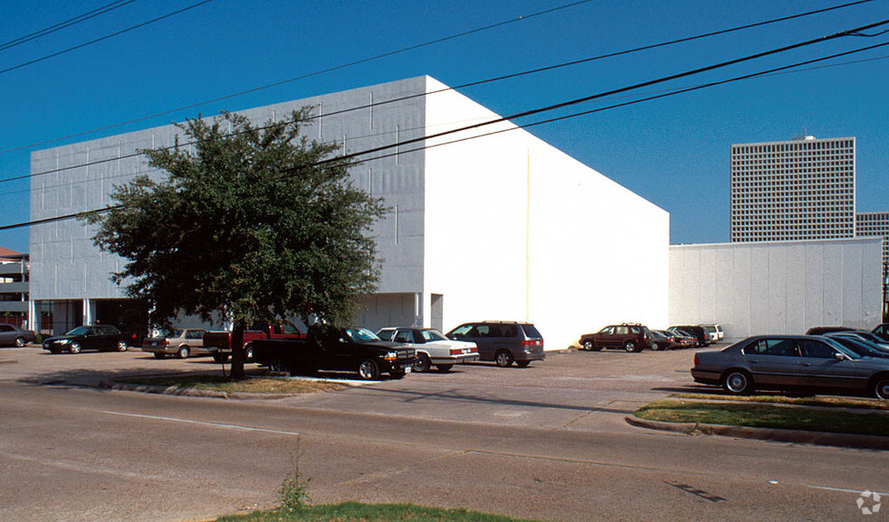 Primary Photo Of 3502 Bissonnet St, Houston Warehouse For Lease