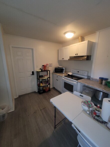 More Photos Of 1458 W 32nd St, Indianapolis Apartments For Sale