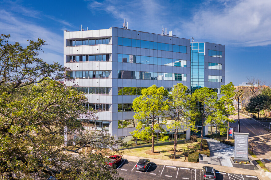 Primary Photo Of 601 Sawyer St, Houston Office For Lease