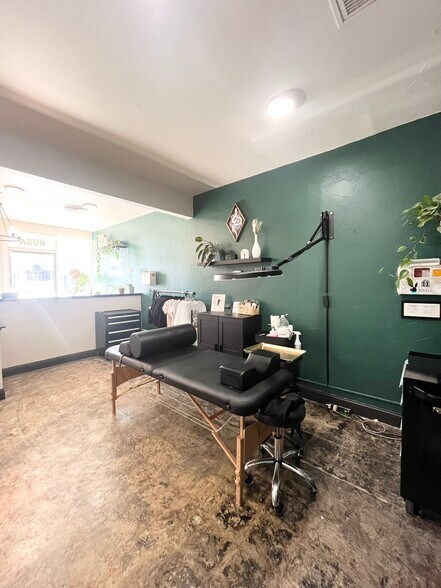 More Photos Of 601-605 Douglas Blvd, Roseville Unknown For Lease