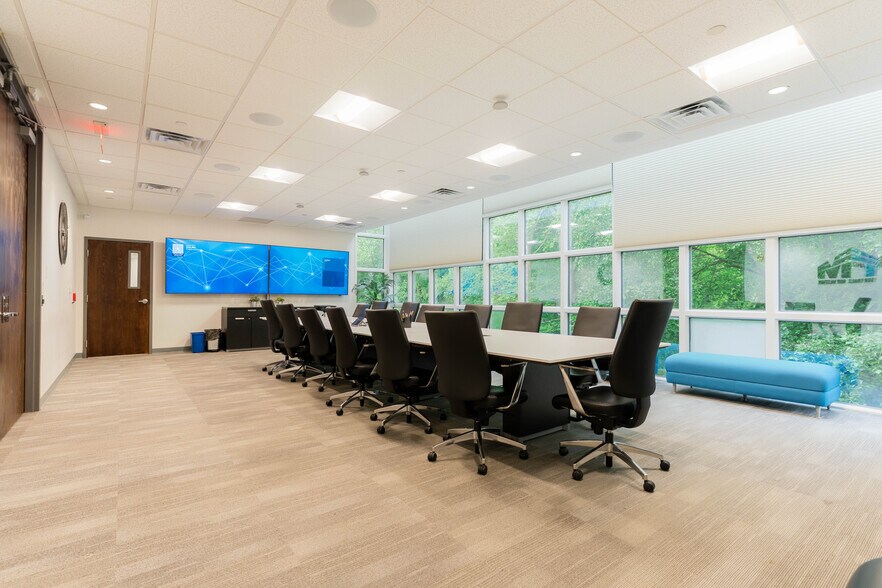 More Photos Of 11 Tindall Rd, Middletown Office For Sale
