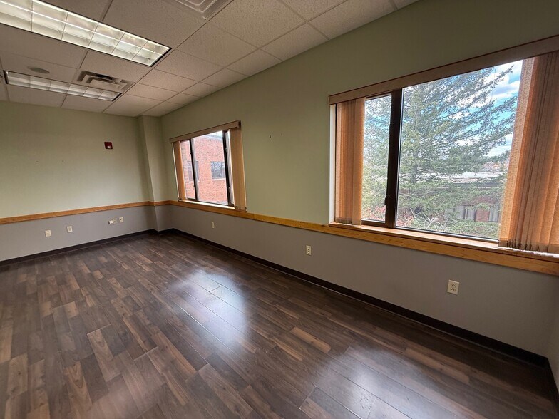 More Photos Of 100 Foden Rd, South Portland Medical For Lease