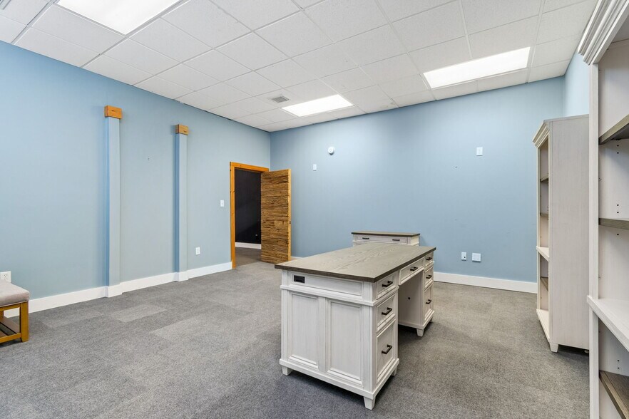 More Photos Of 2801-2805 Dr Martin Luther King Jr St N, Saint Petersburg Storefront Retail Office For Lease