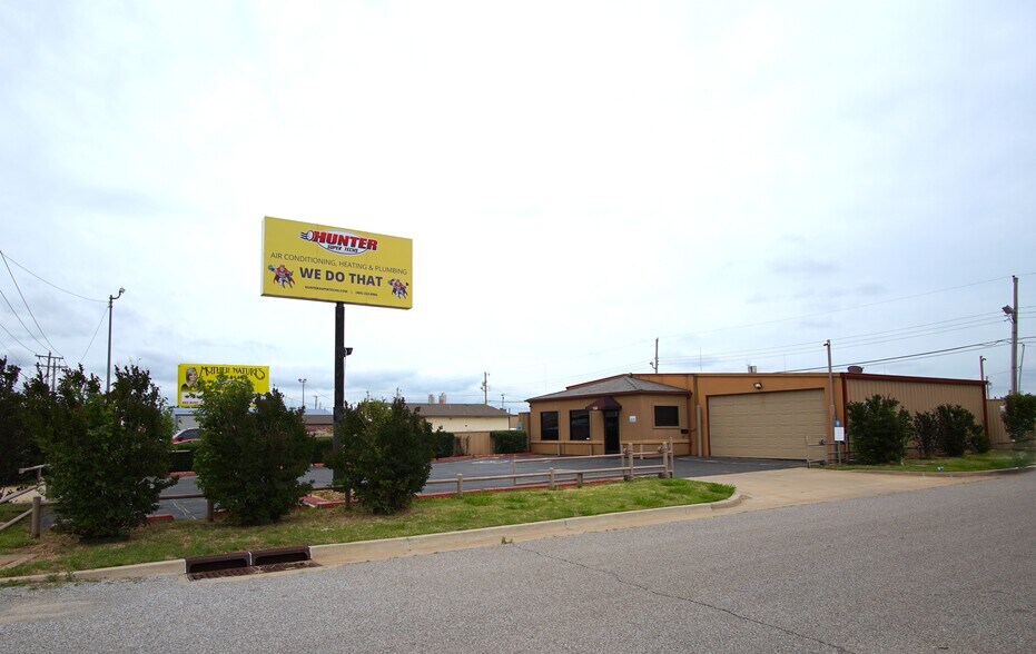 More Photos Of 136 NW 122nd St, Oklahoma City General Retail For Lease
