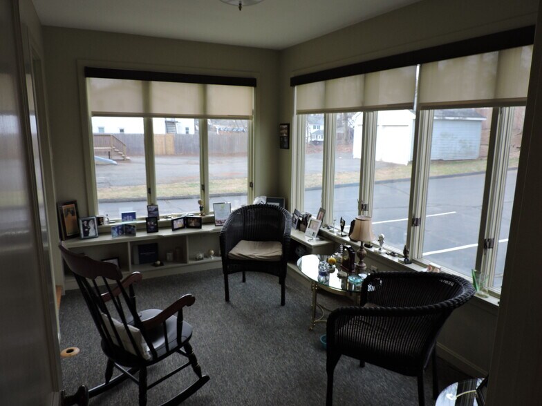 More Photos Of 280 Main St, Manchester Office For Sale