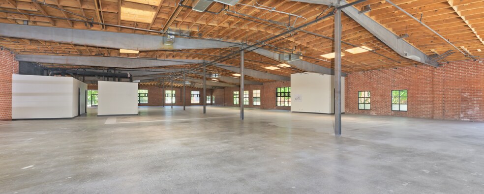 More Photos Of 10115 Jefferson Blvd, Culver City Loft Creative Space For Lease