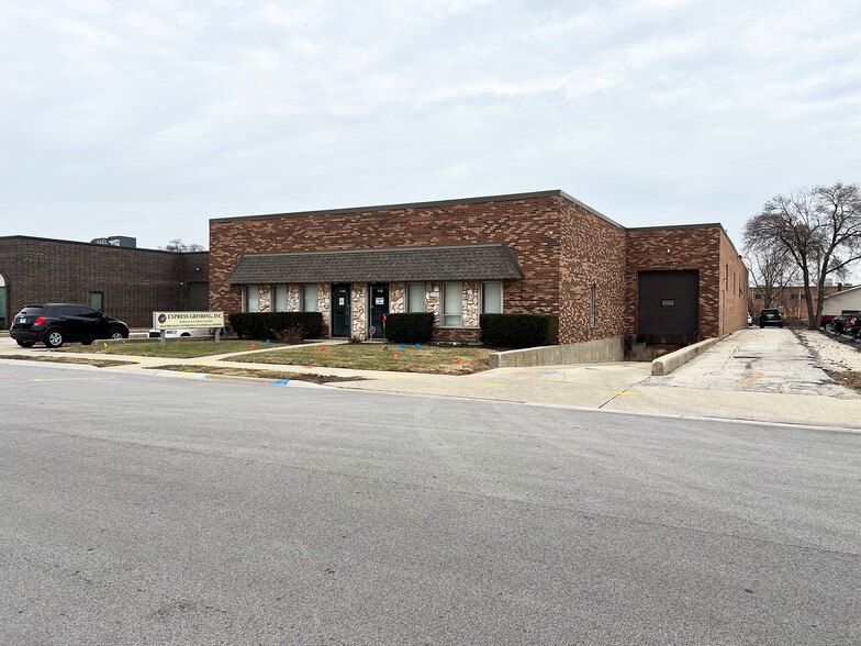 More Photos Of 115-119 Joey Dr, Elk Grove Village Warehouse For Sale