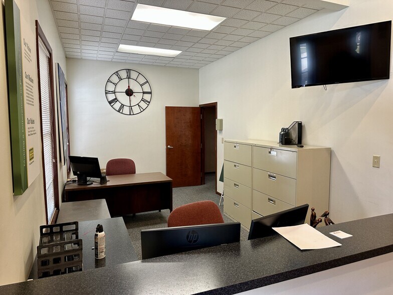 More Photos Of 4261 Morse Rd, Columbus Office For Sale