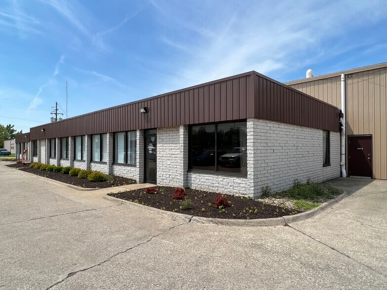 More Photos Of 775 W Smith Rd, Medina Industrial For Sale