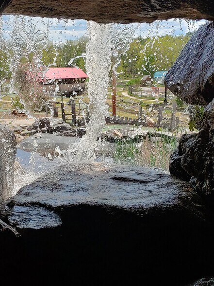 More Photos Of 12 North Rd, Bethel Golf Course Driving Range For Lease