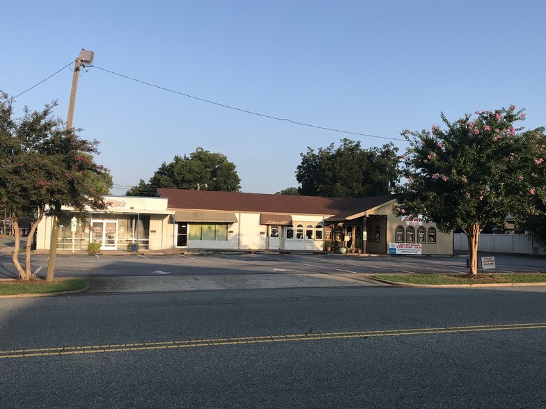 Primary Photo Of 300-302 N Main St, Graham Storefront For Sale