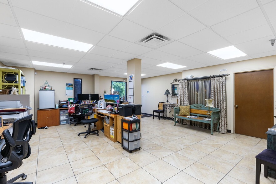 More Photos Of 1356 Bennett Dr, Longwood Distribution For Sale