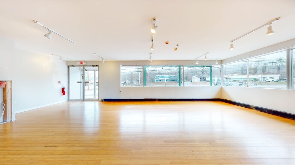 More Photos Of 906 Rt-28, Kingston Restaurant For Sale