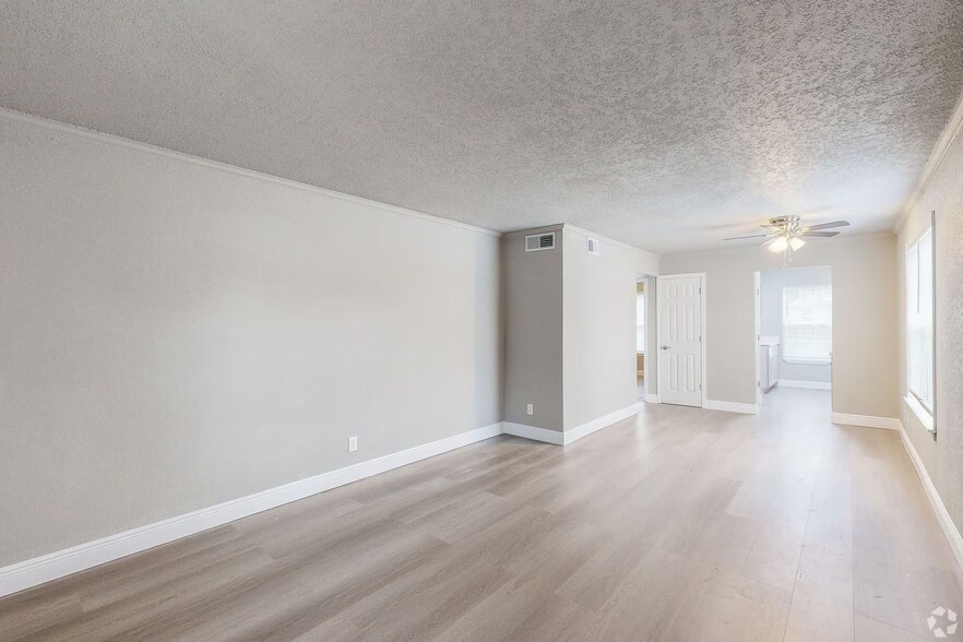 More Photos Of 1910 Southern Ave, Biloxi Apartments For Sale