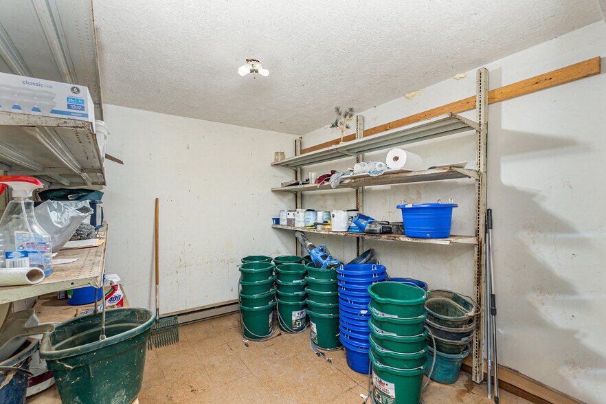 More Photos Of 7195 Singer Rd, Dayton Horse Stables For Sale