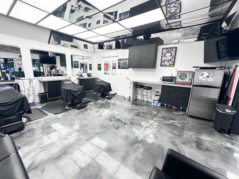 More Photos Of 14227-14229 S Dixie Hwy, Miami Freestanding For Sale
