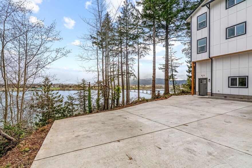 More Photos Of 572 Columbia St, Cathlamet Apartments For Sale