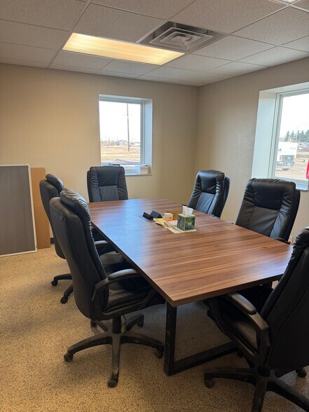 More Photos Of 309 24th Ave SW, Watford City Industrial For Sale