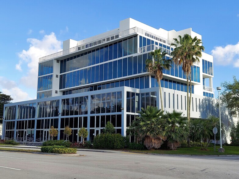 More Photos Of 10450 NW 33rd St, Doral Office For Sale