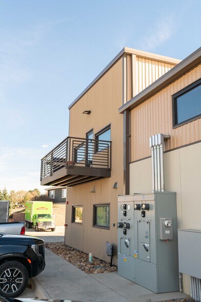 More Photos Of 3000 Airport Dr, Erie Light Manufacturing For Sale