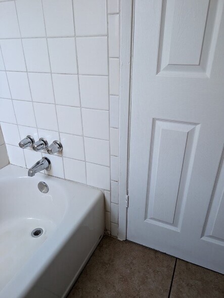 More Photos Of 215 Coventry Dr, Stockton Apartments For Sale