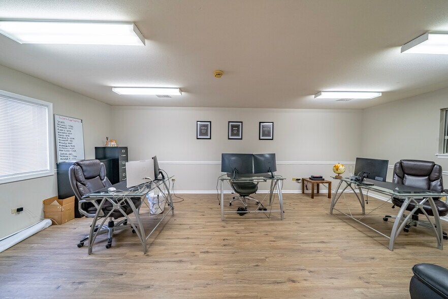 More Photos Of 20604 Burl Ct, Joliet Manufacturing For Sale