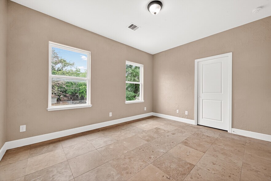 More Photos Of 14134 Packard St, Houston Specialty For Sale