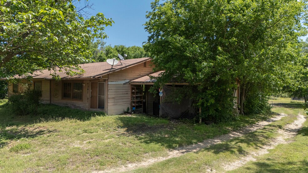 More Photos Of 4302 N Main St, Taylor Land For Sale