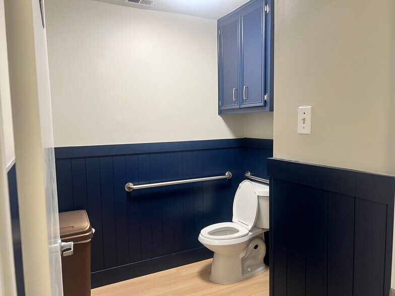 More Photos Of 1011 Meredith Dr, Austin Medical For Lease