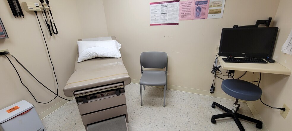 More Photos Of 413 W Main St, Wise Medical For Sale