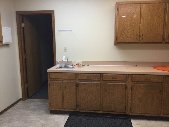 More Photos Of 1102 S Mena St, Mena Medical For Lease